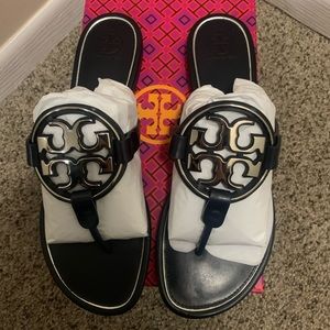Tory Burch Metal Miller NIB Size 10.5 Navy/Silver